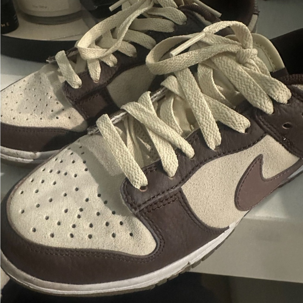 Nike Women's Sneakers in Cream and Brown